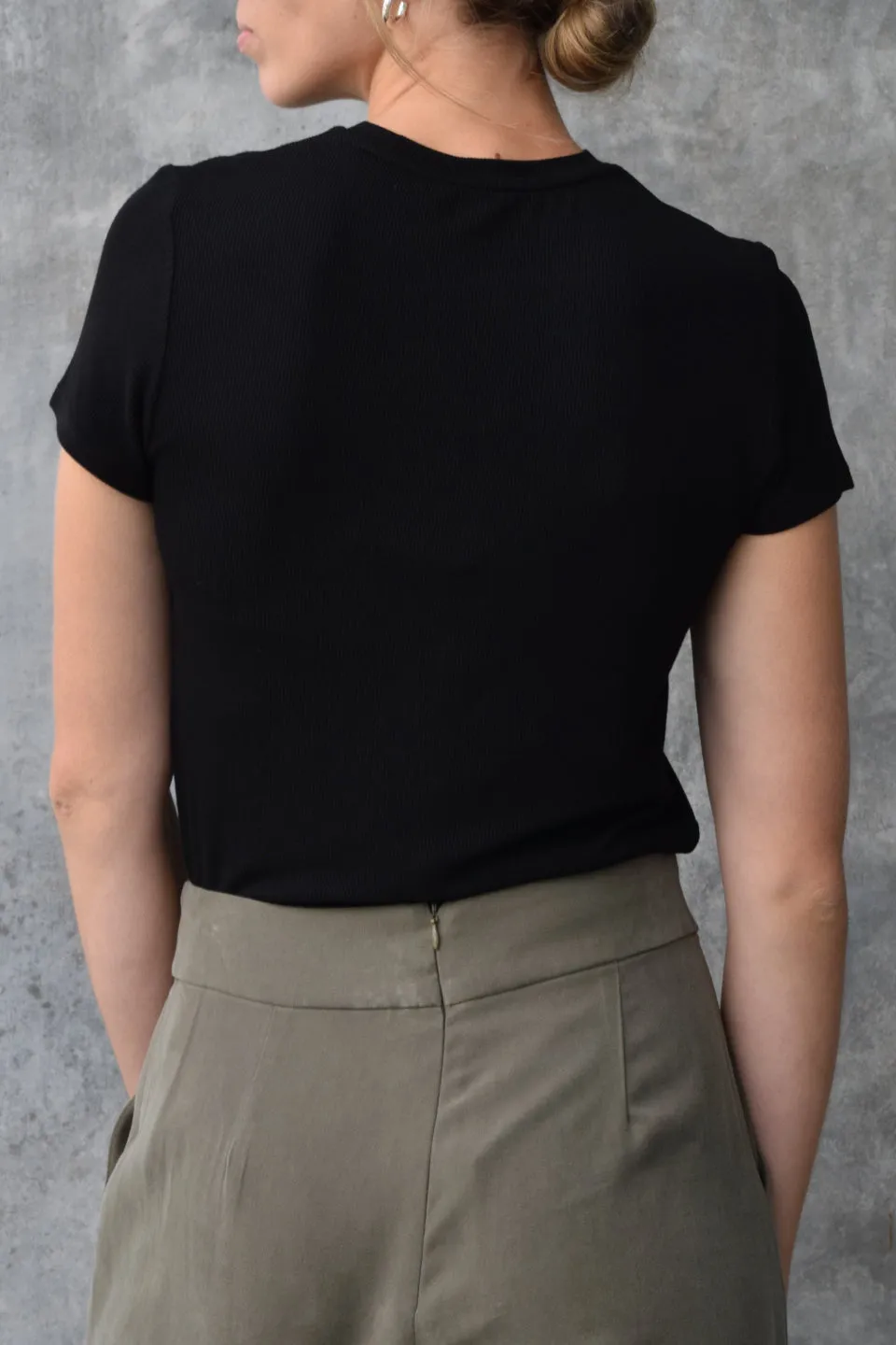 Cheerful SS Cropped Black Rib Tee