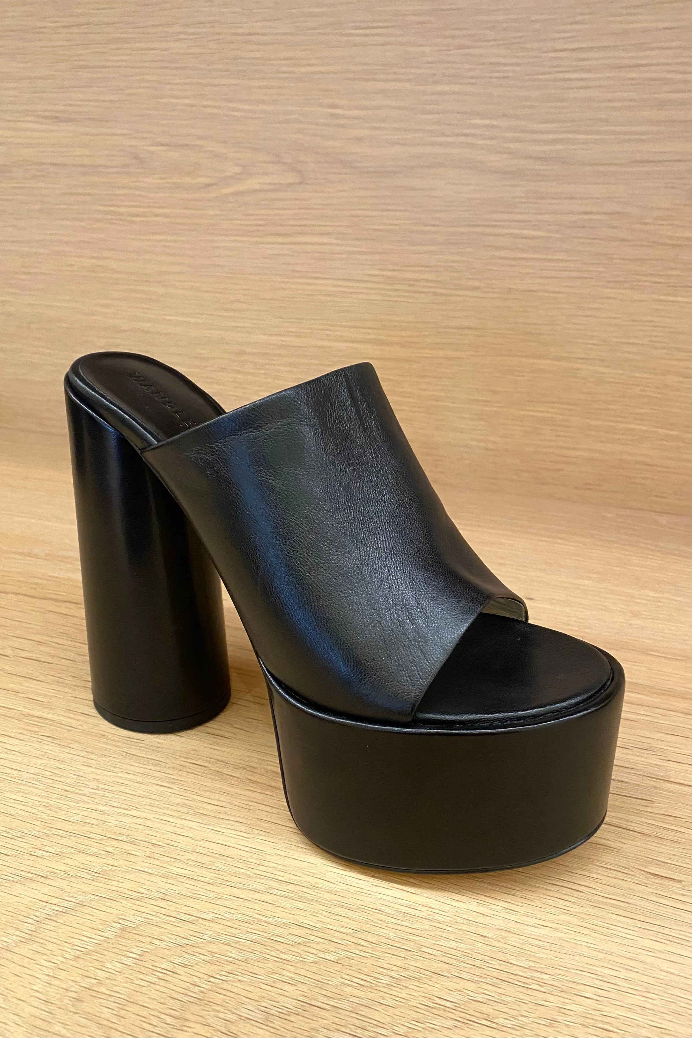 ELECTRA LEATHER PLATFORM IN BLACK